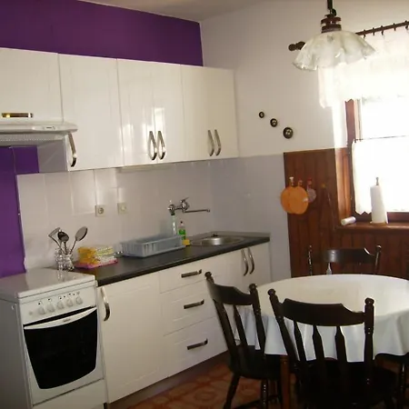 Mladen Apartman
